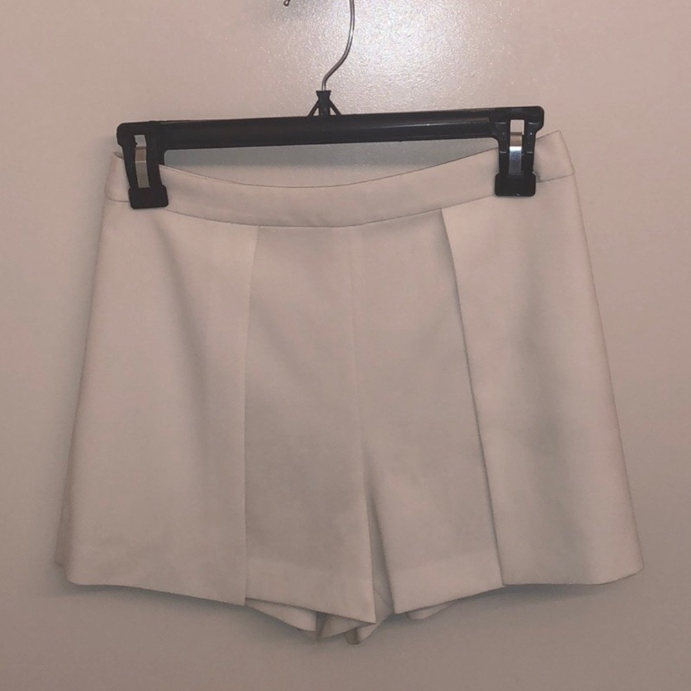 Alice and Olivia white tailored shorts